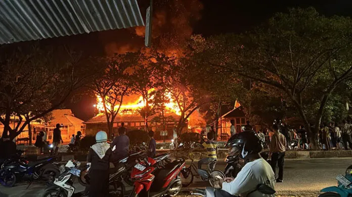 lelang_kendari Breaking News : Kebakaran Landa Pasar Pelelangan Ikan Kendari