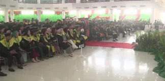 UHO Wisuda 1.103 Sarjana Periode Juli-Oktober, Rektor Berpesan Siap Hadapi Perubahan UHO Wisuda 1.103 Sarjana Periode Juli-Oktober, Rektor Berpesan Siap Hadapi Perubahan