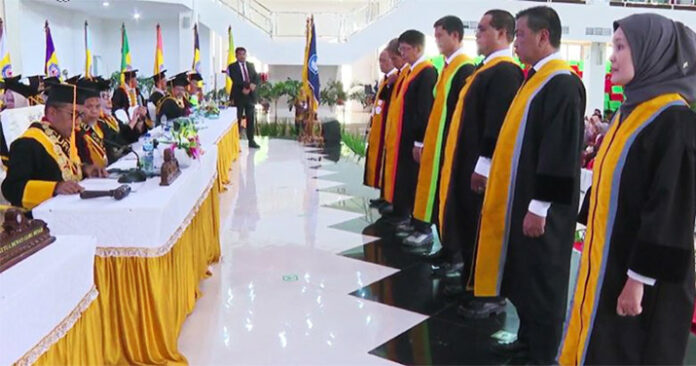 UHO Kukuhkan 7 Guru Besar Baru, Tingkatkan Kualitas Pendidikan