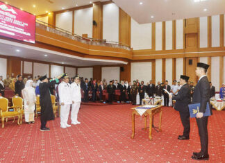 Parinringi Jabat Pj Wali Kota Kendari, Pahri Yamsul Pimpin Muna Barat Parinringi Jabat Pj Wali Kota Kendari, Pahri Yamsul Pimpin Muna Barat