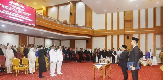 Parinringi Jabat Pj Wali Kota Kendari, Pahri Yamsul Pimpin Muna Barat Parinringi Jabat Pj Wali Kota Kendari, Pahri Yamsul Pimpin Muna Barat