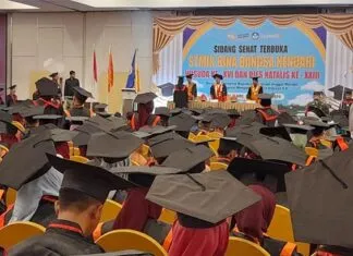 STMIK Bina Bangsa Kendari Wisuda Ratusan Sarjana Baru STMIK Bina Bangsa Kendari Wisuda Ratusan Sarjana Baru