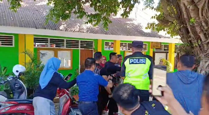 Guru SD Negeri di Kendari Nyaris Diamuk, Diduga Lecehkan Siswa