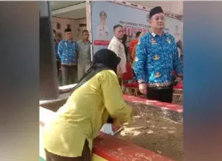 Tenaga Kebersihan di Pomalaa Mengaku 6 Tahun Mengabdi, SK Tak Kunjung Datang Tenaga Kebersihan di Pomalaa Mengaku 6 Tahun Mengabdi, SK Tak Kunjung Datang