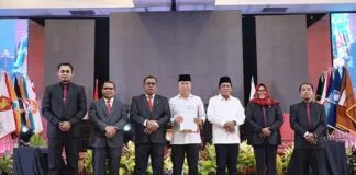 KPU Sultra Tetapkan Andi Sumangerukka dan Hugua sebagai Gubernur dan Wakil Gubernur Terpilih Periode 2025-2030 KPU Sultra Tetapkan Andi Sumangerukka dan Hugua sebagai Gubernur dan Wakil Gubernur Terpilih Periode 2025-2030