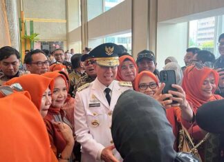 Gubernur dan Wagub Sultra Siap Tindak Lanjuti Arahan Presiden dan Fokus 100 Hari Kerja Gubernur dan Wagub Sultra Siap Tindak Lanjuti Arahan Presiden dan Fokus 100 Hari Kerja