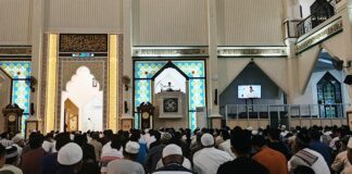 Safari Ramadan di Masjid Agung Al Kautsar, Gubernur Sultra Ajak Masyarakat Bersatu Padu Usai Pilkada Safari Ramadan di Masjid Agung Al Kautsar, Gubernur Sultra Ajak Masyarakat Bersatu Padu Usai Pilkada