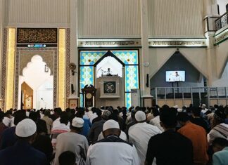 Safari Ramadan di Masjid Agung Al Kautsar, Gubernur Sultra Ajak Masyarakat Bersatu Padu Usai Pilkada Safari Ramadan di Masjid Agung Al Kautsar, Gubernur Sultra Ajak Masyarakat Bersatu Padu Usai Pilkada