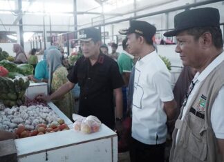 Bupati Konut Pastikan Harga Bahan Pokok Stabil Jelang Idul Fitri 2025 Bupati Konut Pastikan Harga Bahan Pokok Stabil Jelang Idul Fitri 2025