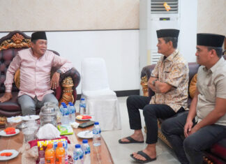 Momen Kebersamaan, Wabup Konut Ikut Halal Bi Halal di Rujab Wagub Sultra Momen Kebersamaan, Wabup Konut Ikut Halal Bi Halal di Rujab Wagub Sultra