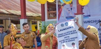 Wali Kota Kendari Resmi Luncurkan Senam Lulo Bugar dan Program Makan Bergizi Gratis di SDN 26 Wali Kota Kendari Resmi Luncurkan Senam Lulo Bugar dan Program Makan Bergizi Gratis di SDN 26