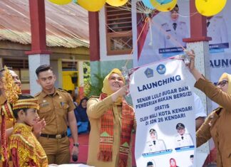 Wali Kota Kendari Resmi Luncurkan Senam Lulo Bugar dan Program Makan Bergizi Gratis di SDN 26 Wali Kota Kendari Resmi Luncurkan Senam Lulo Bugar dan Program Makan Bergizi Gratis di SDN 26