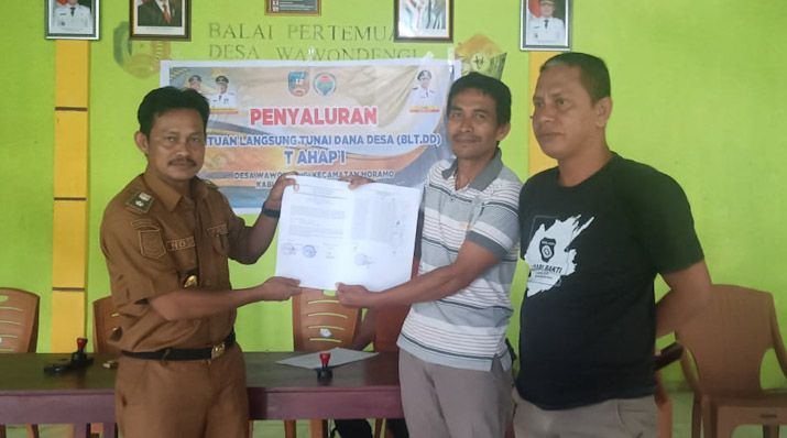 PSX_20250512_145811 Pemdes Wawondengi Salurkan BLT-DD Tahap I Tahun 2025 kepada 24 KPM
