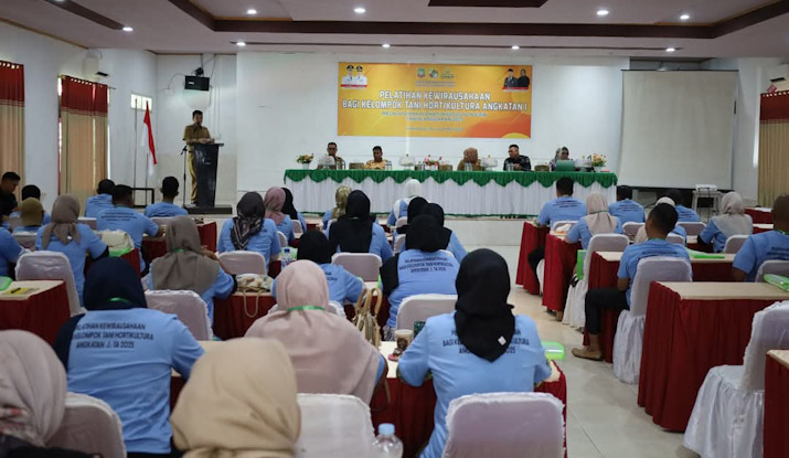 PSX_20250526_213726 Petani Konawe Utara Dilatih Menjadi Pengusaha Tani yang Mandiri dan Modern