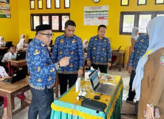 Kadis Dikbud Konawe Utara Pantau Kelancaran Asesmen Tingkat SD Kadis Dikbud Konawe Utara Pantau Kelancaran Asesmen Tingkat SD