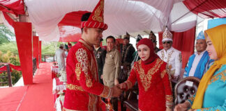 Bupati Konut Pimpin Upacara Hardiknas 2025, Tekankan Pentingnya Partisipasi Semesta dalam Pendidikan Bermutu Bupati Konut Pimpin Upacara Hardiknas 2025, Tekankan Pentingnya Partisipasi Semesta dalam Pendidikan Bermutu