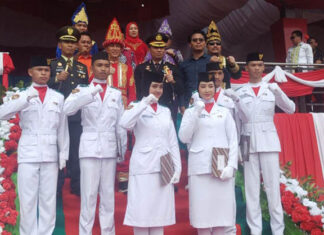 Bupati Konawe Utara Apresiasi Sekolah Kreatif dan Guru Inspiratif di Hardiknas 2025 Bupati Konawe Utara Apresiasi Sekolah Kreatif dan Guru Inspiratif di Hardiknas 2025