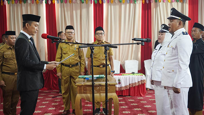 pelantikan_kepaladesa Bupati Konawe Utara Lantik Kepala Desa Antar Waktu, Ingatkan Prioritas Pembangunan dan Program Nasional