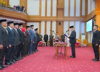 Gubernur Sultra Lantik Pejabat Tinggi Pratama dan Serahkan Surat Perintah Tugas Perangkat Daerah Gubernur Sultra Lantik Pejabat Tinggi Pratama dan Serahkan Surat Perintah Tugas Perangkat Daerah