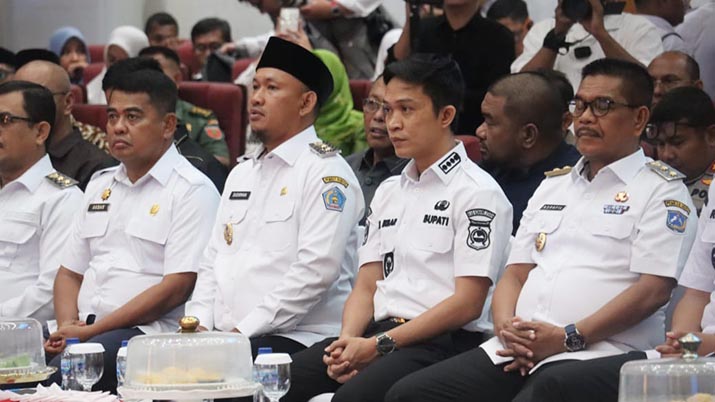 Aset Daerah Konawe Utara Disertifikasi, Bupati Konut Terima Sertifikat di Rakor Sultra