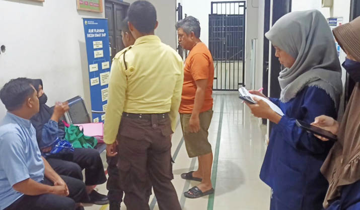call_center_kendari Respons Cepat Pemkot Kendari Evakuasi ODGJ di Dekat Masjid TVRI Melalui Call Center 112