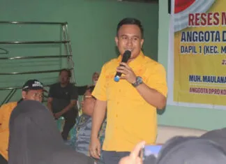 Warga Mandonga Keluhkan Banjir, Anggota DPRD Kendari Janji Bakal Perjuangkan Aspirasi Masyarakat Warga Mandonga Keluhkan Banjir, Anggota DPRD Kendari Janji Bakal Perjuangkan Aspirasi Masyarakat