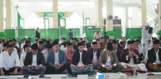 Bupati dan Wabup Konut Salat Idul Adha di Masjid As-Salam Bupati dan Wabup Konut Salat Idul Adha di Masjid As-Salam