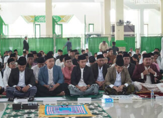 Bupati dan Wabup Konut Salat Idul Adha di Masjid As-Salam Bupati dan Wabup Konut Salat Idul Adha di Masjid As-Salam