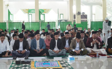 Bupati dan Wabup Konut Salat Idul Adha di Masjid As-Salam Bupati dan Wabup Konut Salat Idul Adha di Masjid As-Salam