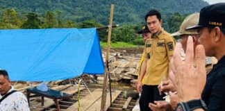 Bupati Konut Tinjau Pembangunan Jembatan Bailey Penghubung Sultra-Sulteng Bupati Konut Tinjau Pembangunan Jembatan Bailey Penghubung Sultra-Sulteng