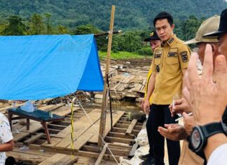 Bupati Konut Tinjau Pembangunan Jembatan Bailey Penghubung Sultra-Sulteng Bupati Konut Tinjau Pembangunan Jembatan Bailey Penghubung Sultra-Sulteng