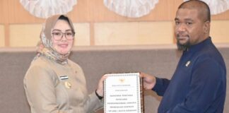 Wali Kota Kendari Serahkan Raperda RPJMD 2025–2029 ke DPRD Wali Kota Kendari Serahkan Raperda RPJMD 2025–2029 ke DPRD