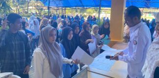 1.218 Calon Mahasiswa UHO Jalani Pemeriksaan Kesehatan Sebelum Resmi Kuliah 1.218 Calon Mahasiswa UHO Jalani Pemeriksaan Kesehatan Sebelum Resmi Kuliah