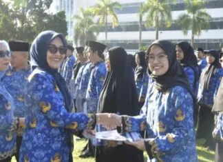 93 Dosen CPNS UHO Resmi Terima SK PNS, Didorong Tingkatkan Integritas dan Dedikasi 93 Dosen CPNS UHO Resmi Terima SK PNS, Didorong Tingkatkan Integritas dan Dedikasi