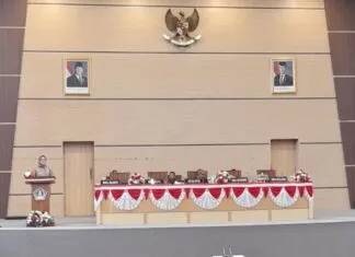 Cegah Terjadinya Defisit Anggaran, Tujuh Fraksi DPRD Kendari Minta Pemkot Tingkatan PAD Cegah Terjadinya Defisit Anggaran, Tujuh Fraksi DPRD Kendari Minta Pemkot Tingkatan PAD