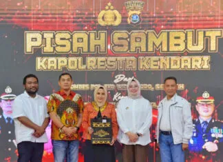 Ketua DPRD Kendari Hadiri Pisah Sambut Kapolresta Kendari, Harap Kamtibmas Lebih Baik Lagi Ketua DPRD Kendari Hadiri Pisah Sambut Kapolresta Kendari, Harap Kamtibmas Lebih Baik Lagi