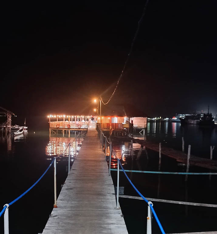 Rekomendasi 9 Coffee Shop di Kendari, dari View Laut hingga Mobil Klasik