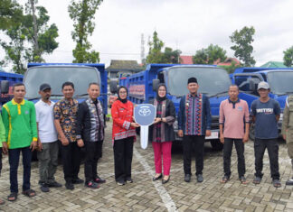 Pemkot Kendari Serahkan 6 Mobil Sampah Baru, Optimalkan Layanan Kebersihan Pemkot Kendari Serahkan 6 Mobil Sampah Baru, Optimalkan Layanan Kebersihan