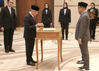 Prof Armid Resmi Dilantik sebagai Rektor UHO Kendari Periode 2025–2029 Prof Armid Resmi Dilantik sebagai Rektor UHO Kendari Periode 2025–2029