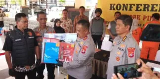 Polda Sultra Tetapkan Dua Tersangka Kasus Korupsi Kapal Azimut Yacht Polda Sultra Tetapkan Dua Tersangka Kasus Korupsi Kapal Azimut Yacht