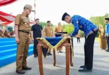 Gubernur Sultra Serahkan SK Pengangkatan 2.115 ASN Baru Gubernur Sultra Serahkan SK Pengangkatan 2.115 ASN Baru