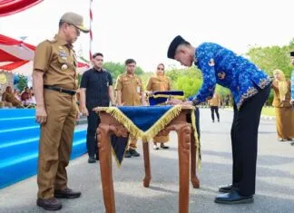 Gubernur Sultra Serahkan SK Pengangkatan 2.115 ASN Baru Gubernur Sultra Serahkan SK Pengangkatan 2.115 ASN Baru