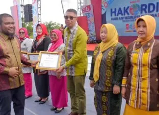 Dukung Penuh Gerakan Antikorupsi, Ketua DPRD Kendari Tegaskan Pentingnya Perubahan Mindset dalam Road to Hakordia 2025 Dukung Penuh Gerakan Antikorupsi, Ketua DPRD Kendari Tegaskan Pentingnya Perubahan Mindset dalam Road to Hakordia 2025