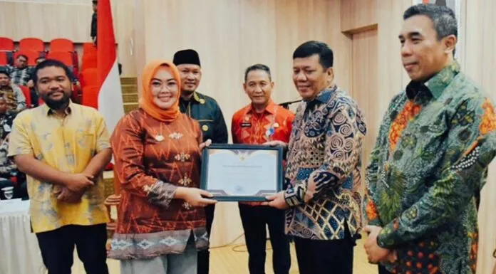 Wali Kota Kendari Hadiri Pisah Sambut Kepala Kejari, Apresiasi Pejabat Lama dan Sambut Kajari Baru Wali Kota Kendari Hadiri Pisah Sambut Kepala Kejari, Apresiasi Pejabat Lama dan Sambut Kajari Baru