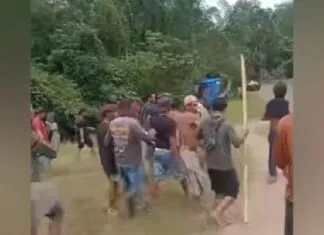 Aksi Penembakan di Tambang Ilegal Bombana Viral, Empat Oknum Polisi Diamankan Aksi Penembakan di Tambang Ilegal Bombana Viral, Empat Oknum Polisi Diamankan