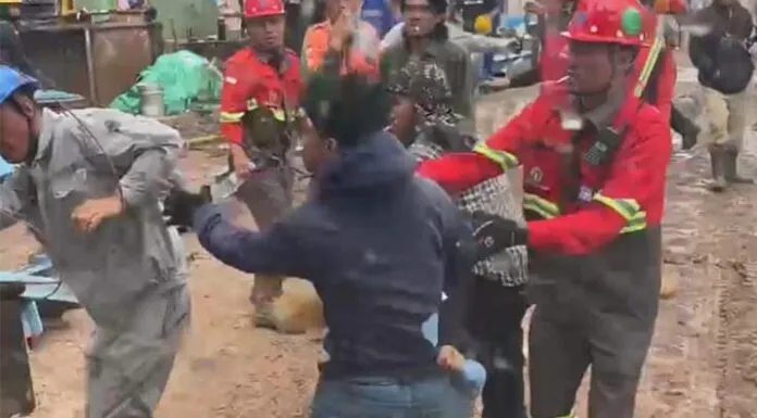 Dua TKA Asal China Diamankan Usai Diduga Aniaya Pekerja Lokal di IPIP Kolaka Dua TKA Asal China Diamankan Usai Diduga Aniaya Pekerja Lokal di IPIP Kolaka