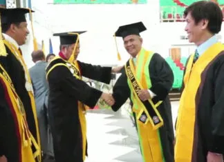 Pengukuhan Delapan Guru Besar, UHO Targetkan 250 Profesor pada 2030 Pengukuhan Delapan Guru Besar, UHO Targetkan 250 Profesor pada 2030