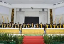 UHO Gelar Wisuda Kedua 2026, Rektor Umumkan Kebijakan Baru dan Lulusan Terbaik UHO Gelar Wisuda Kedua 2026, Rektor Umumkan Kebijakan Baru dan Lulusan Terbaik