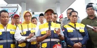 “Kalau Masak Pakai LPG, Jangan Kompornya Boros” Bahlil Ajak Rakyat Hemat Gas di Tengah Ancaman Krisis Energi "Kalau Masak Pakai LPG, Jangan Kompornya Boros" Bahlil Ajak Rakyat Hemat Gas di Tengah Ancaman Krisis Energi