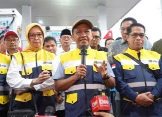 “Kalau Masak Pakai LPG, Jangan Kompornya Boros” Bahlil Ajak Rakyat Hemat Gas di Tengah Ancaman Krisis Energi "Kalau Masak Pakai LPG, Jangan Kompornya Boros" Bahlil Ajak Rakyat Hemat Gas di Tengah Ancaman Krisis Energi